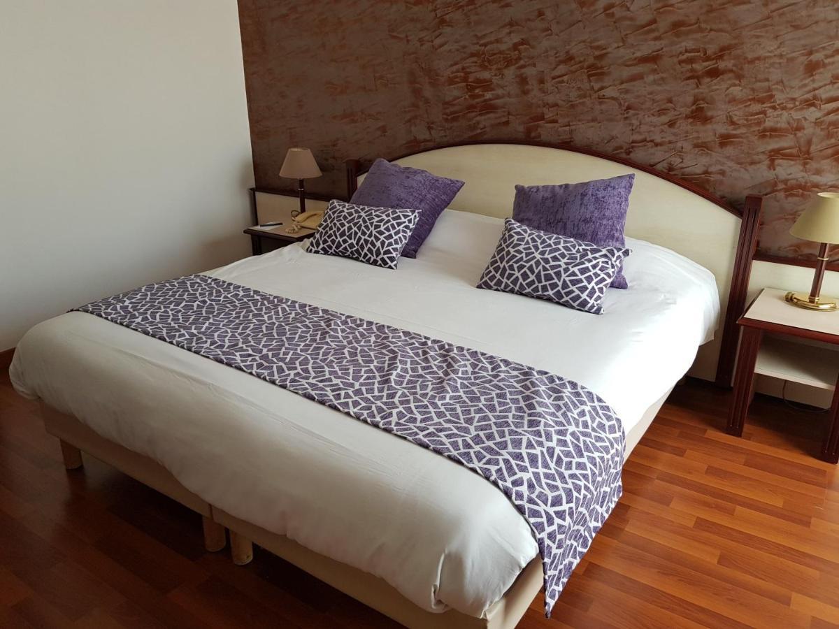 Hotel Ariane Istres Eksteriør billede